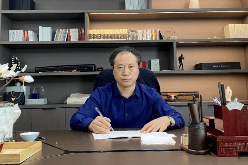 秦大武 — 重庆绿岛源建材集团董事长